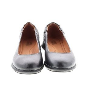 New in box Samuel Hubbard Size 7.5 pewter leather shoes